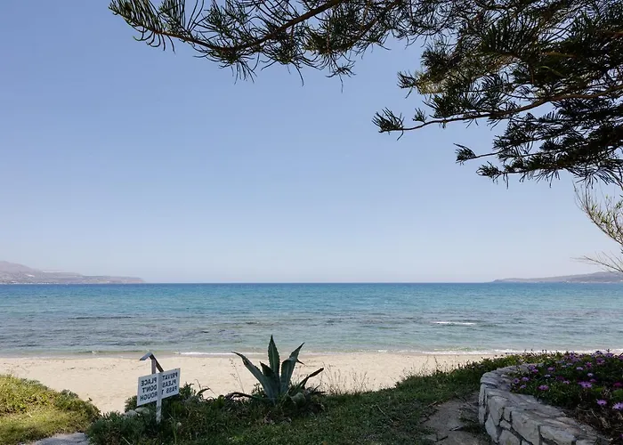 Adelphes Beachfront Apartment With Direct Connection To The Beach