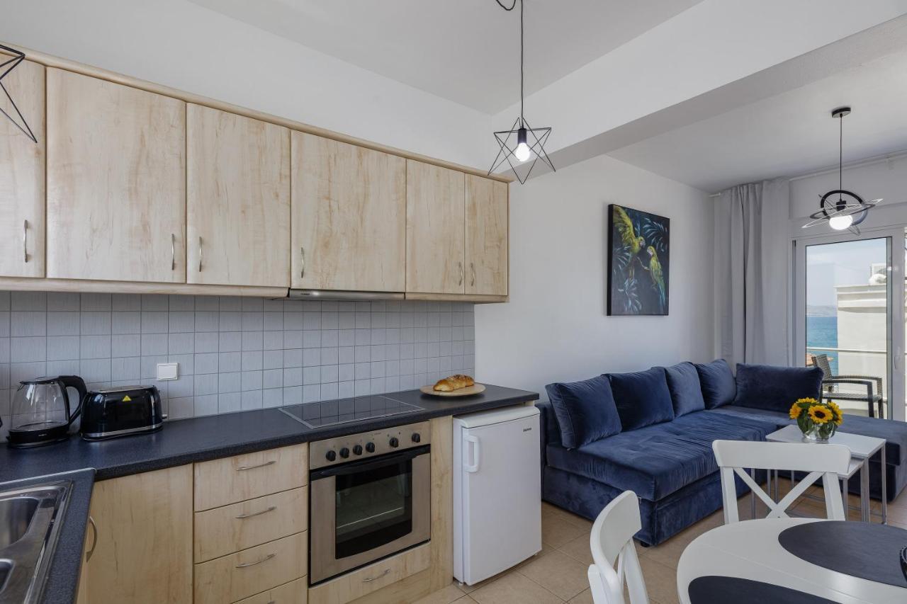 Adelphes Beachfront With Direct Connection To The * La Canea