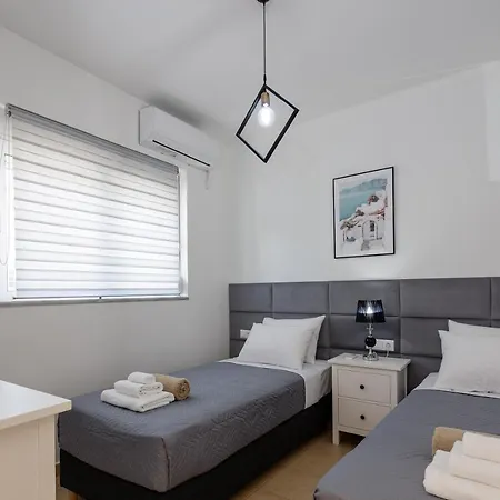Adelphes Beachfront Apartment With Direct Connection To The Beach Chania  Exterior photo
