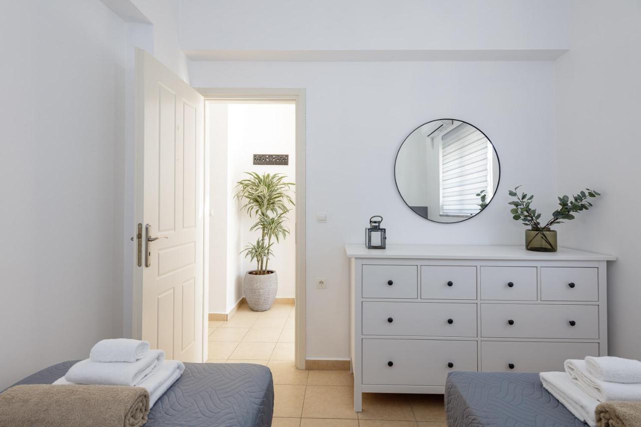 Appartement Adelphes Beachfront With Direct Connection To The