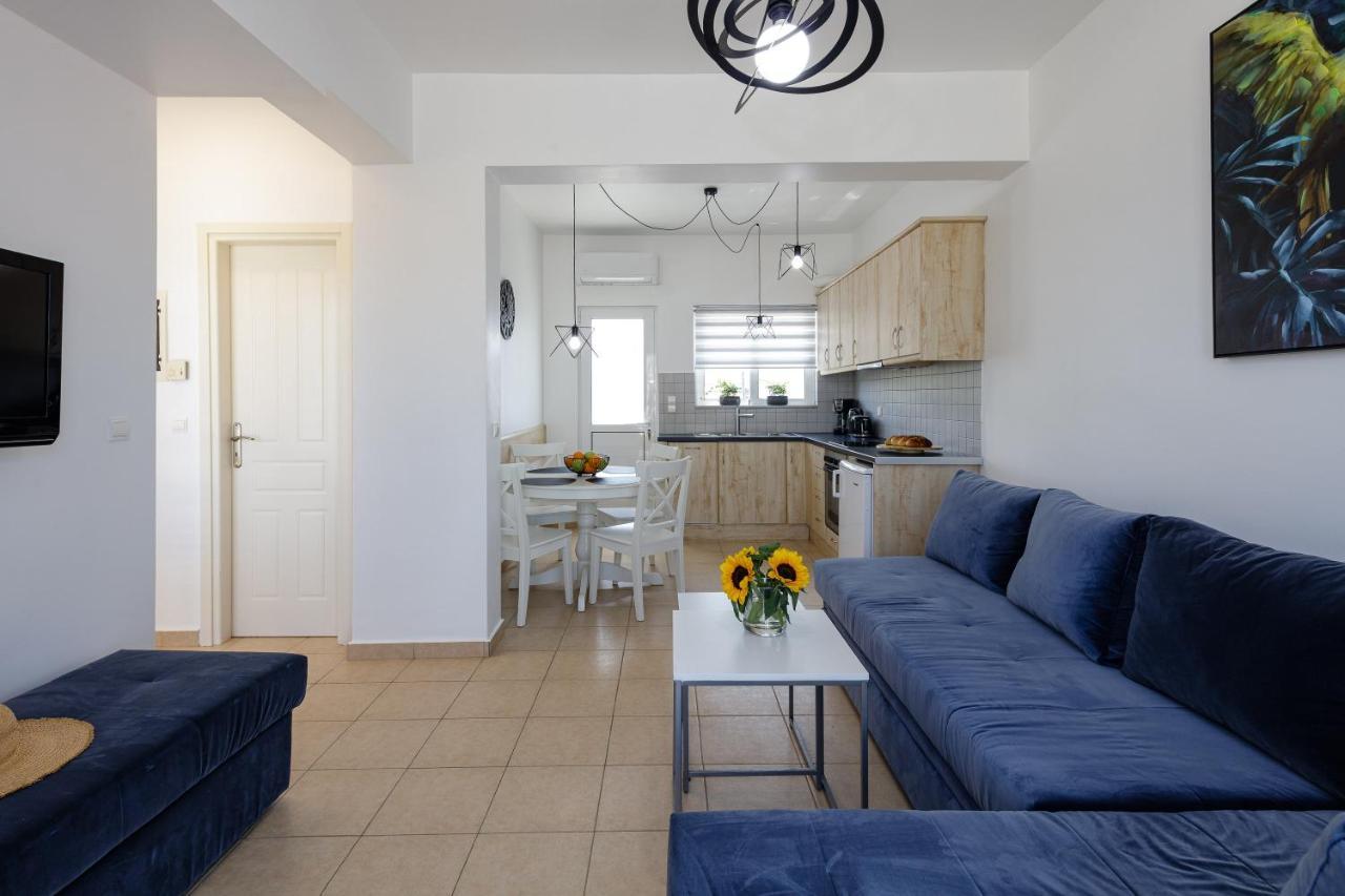 Adelphes Beachfront With Direct Connection To The Appartement