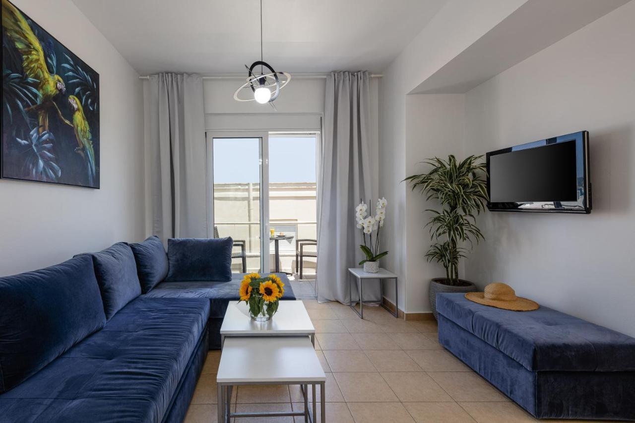Adelphes Beachfront With Direct Connection To The Appartement La Canée